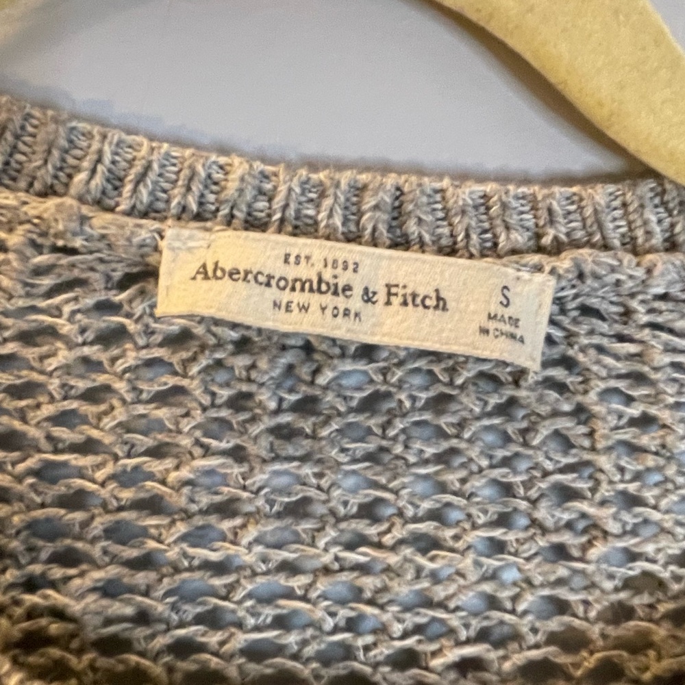 Abercrombie Crop Gray Sweater - Picture 3 of 3